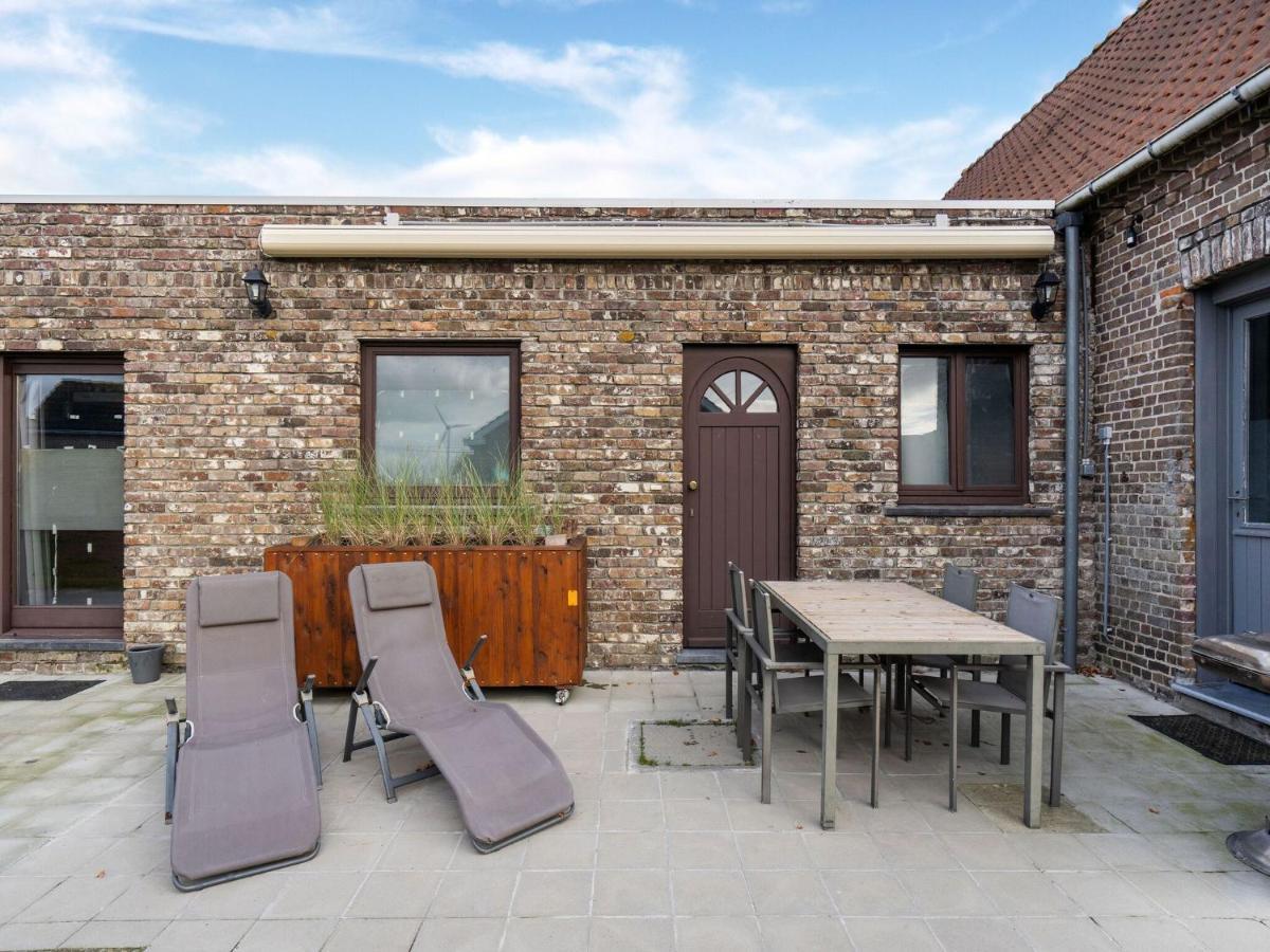 Tasteful Holiday Home In Loppem With Jacuzzi 外观 照片
